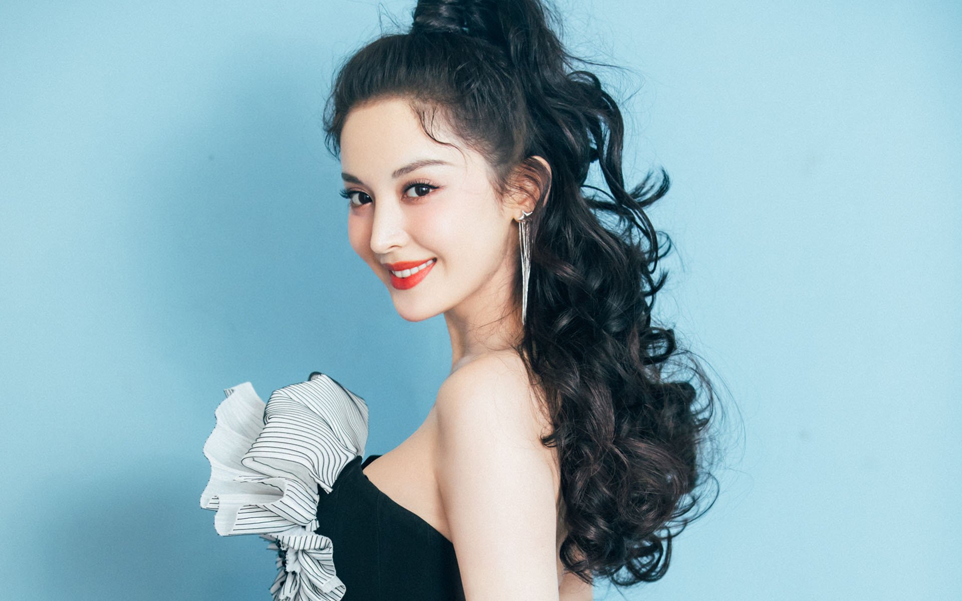 钢铁防线:本赛季最稳固的后防线盘点,钢铁防线在哪