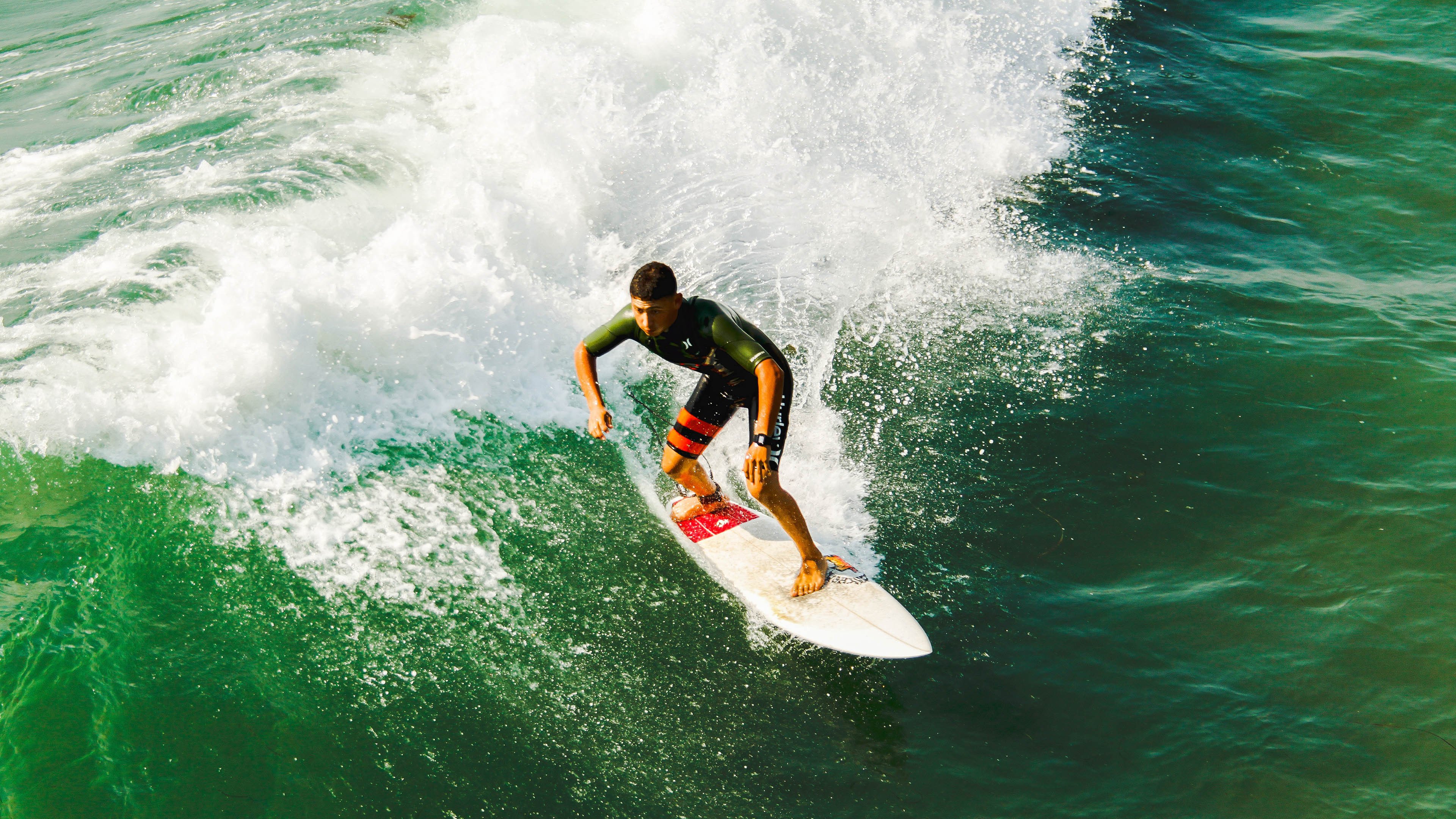 灰熊篮网激战，两队实力对比不分上下，灰熊篮网直播