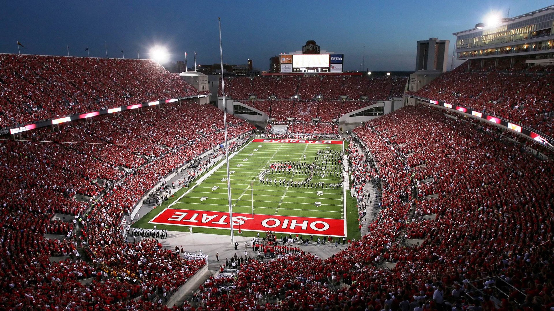 皇马主场2-0战胜瓦伦西亚,继续领跑西甲积分榜,时隔5年皇马重夺西甲冠军 浅谈皇马本赛季5大赢球关键